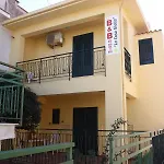 La Casa Gialla Bed & Breakfast 3*