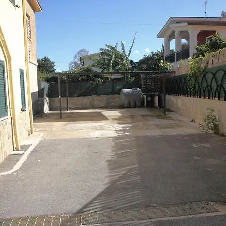 La Casa Gialla Bed and Breakfast