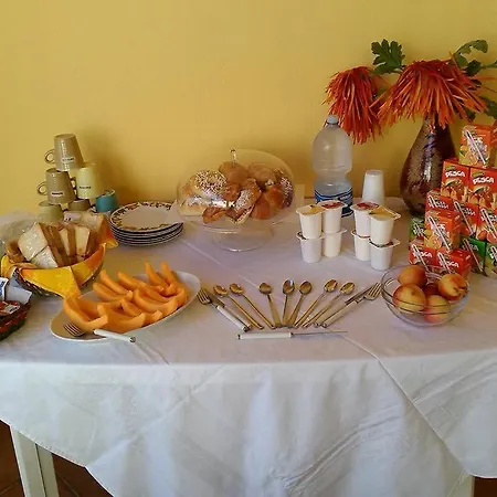 La Casa Gialla Bed and Breakfast